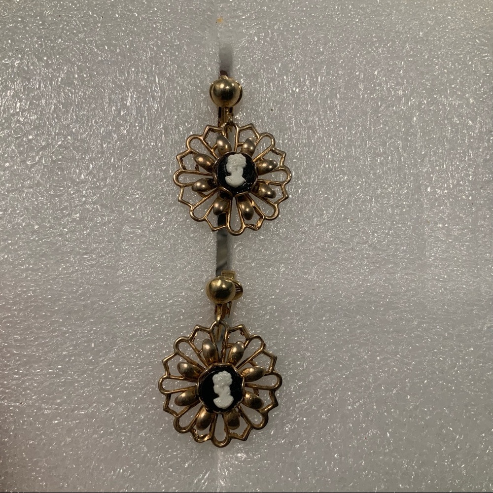 Cameo Vintage handcrafted 1970s Earrings Clip Back